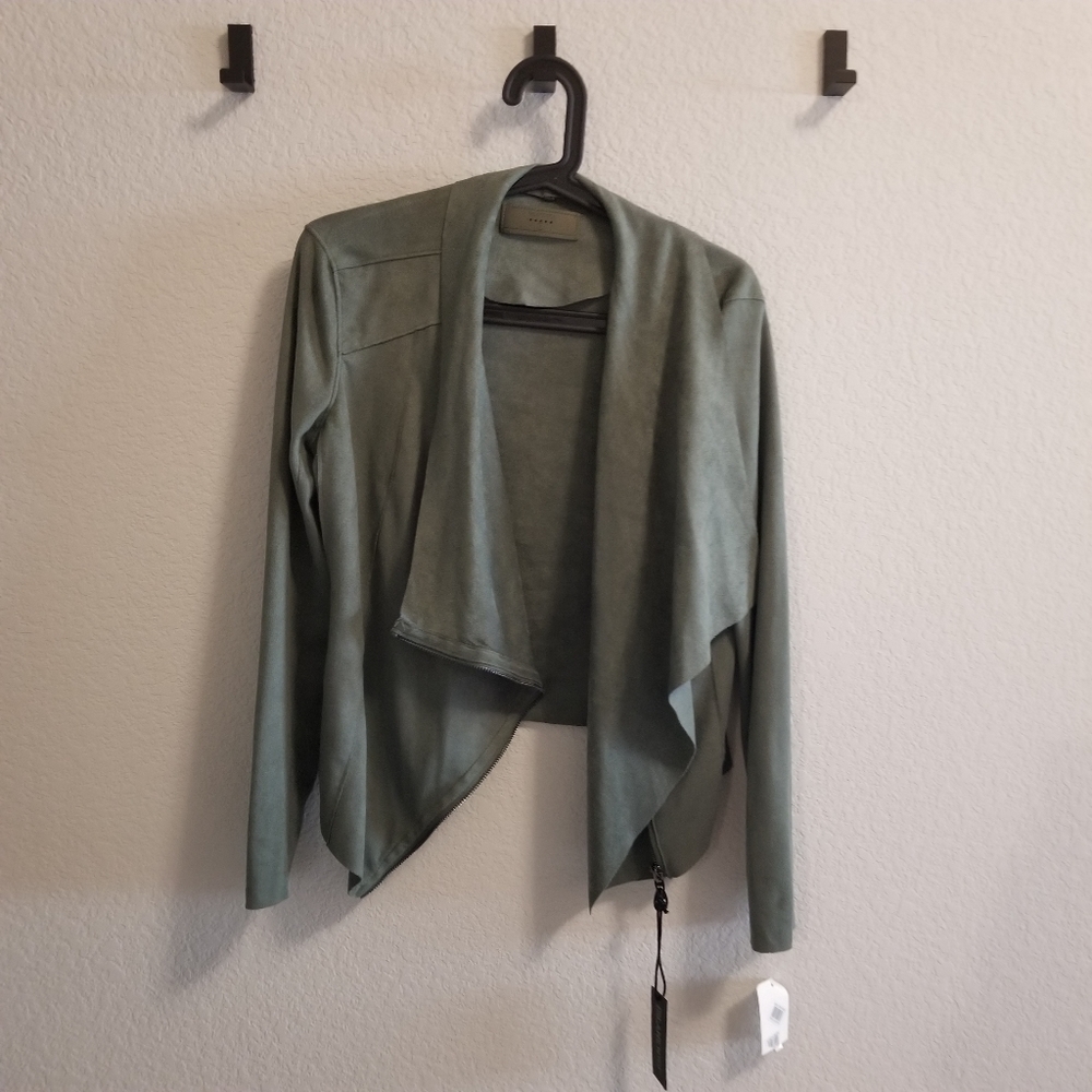 Chic Green Cardigan